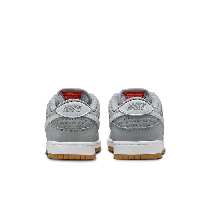 Nike SB Dunk Low &