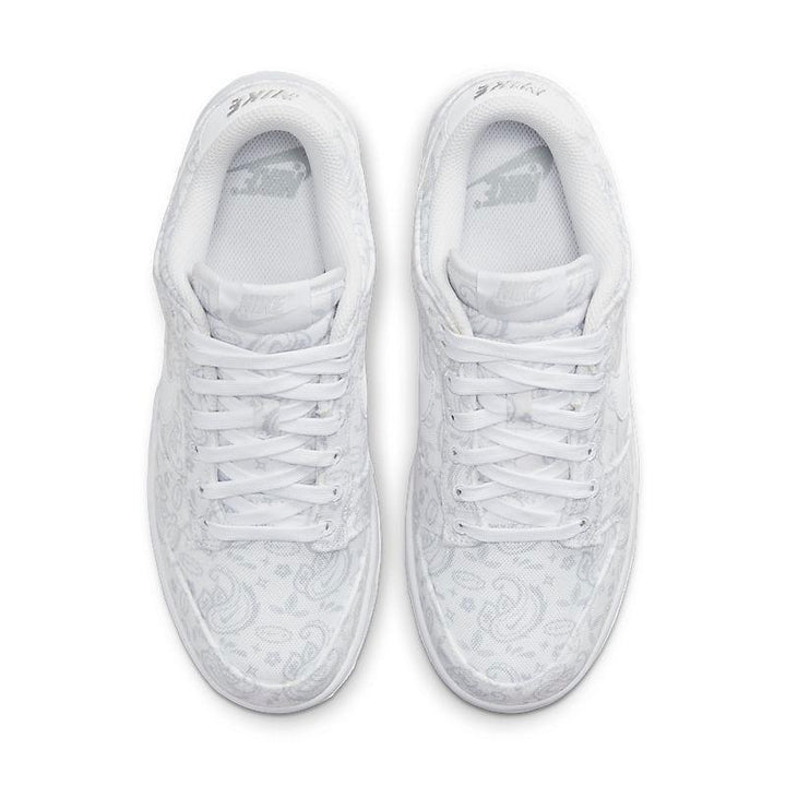Nike Dunk Low &