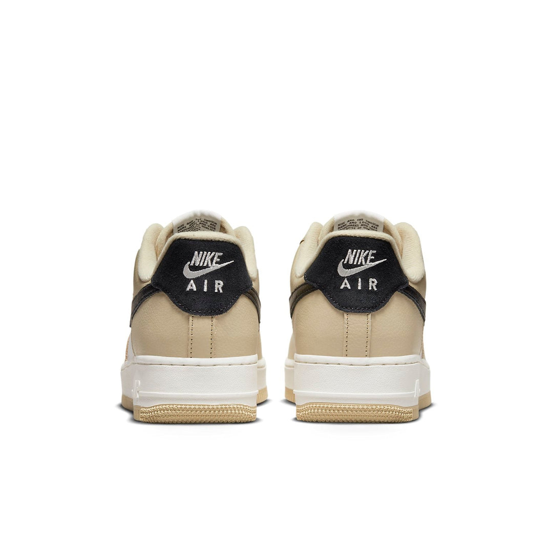 Nike Air Force 1 Low 07 &
