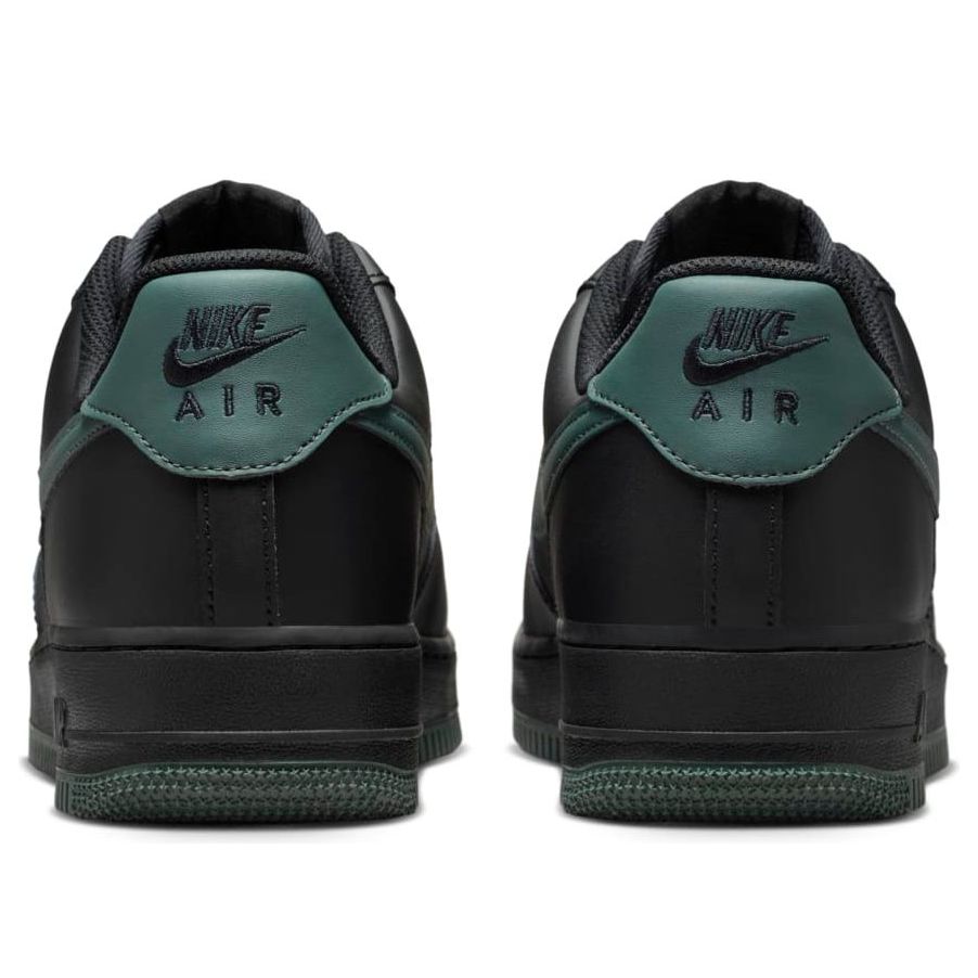Nike Air Force 1 Low &