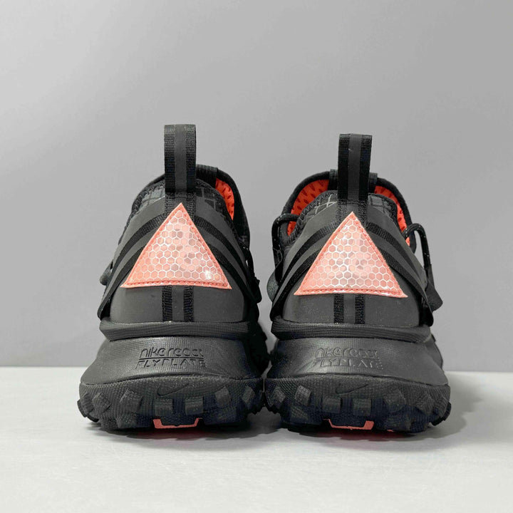 Nike ACG Mountain Fly Low &