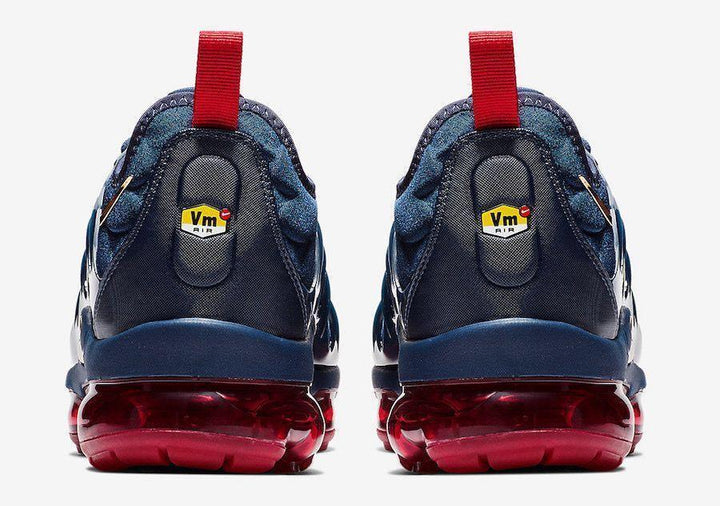 Nike Air VaporMax Plus &