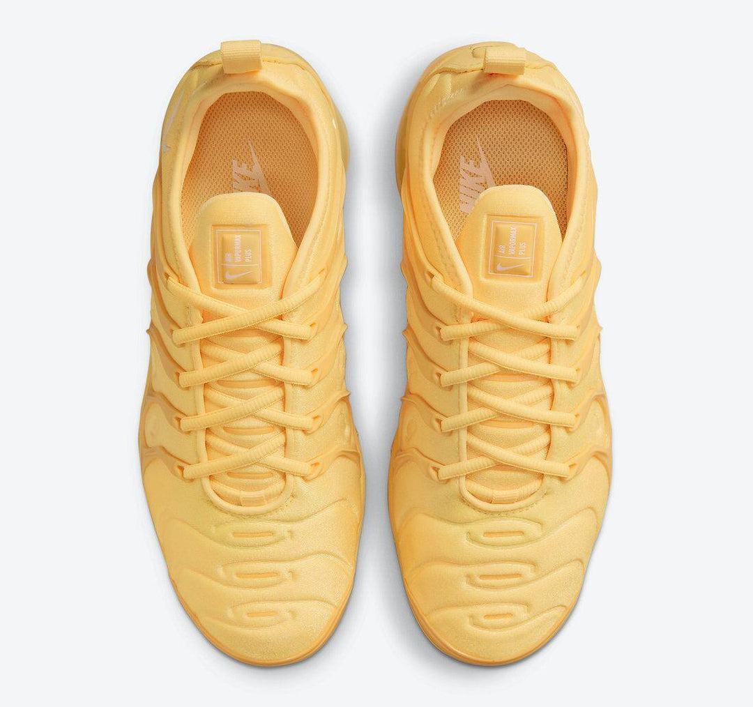 Nike Air VaporMax Plus &