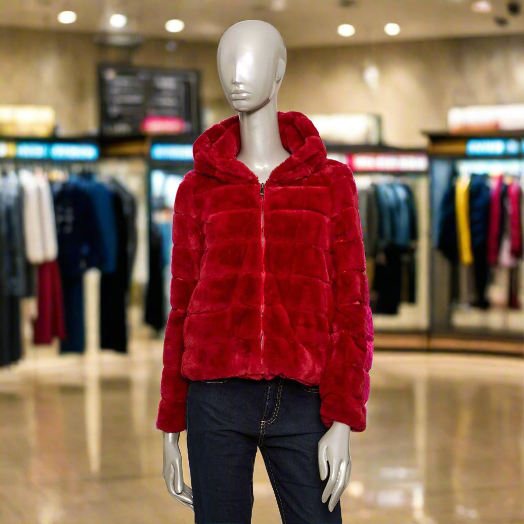 Comfortable Italian designed coats & jackets in mid, 3/4 and hooded designs