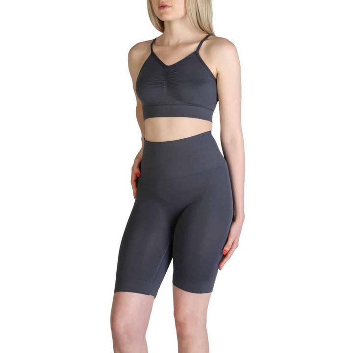 BodyBoo seamless shapewear for women – made in Italy BodyBoo sculpting bodysuit with tummy control BodyBoo high-waist shaping shorts in nude and black Italian BodyBoo compression leggings – firm control BodyBoo invisible control briefs for smooth silhouet