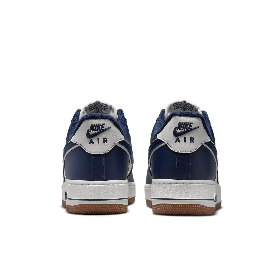 Nike Air Force 1 &