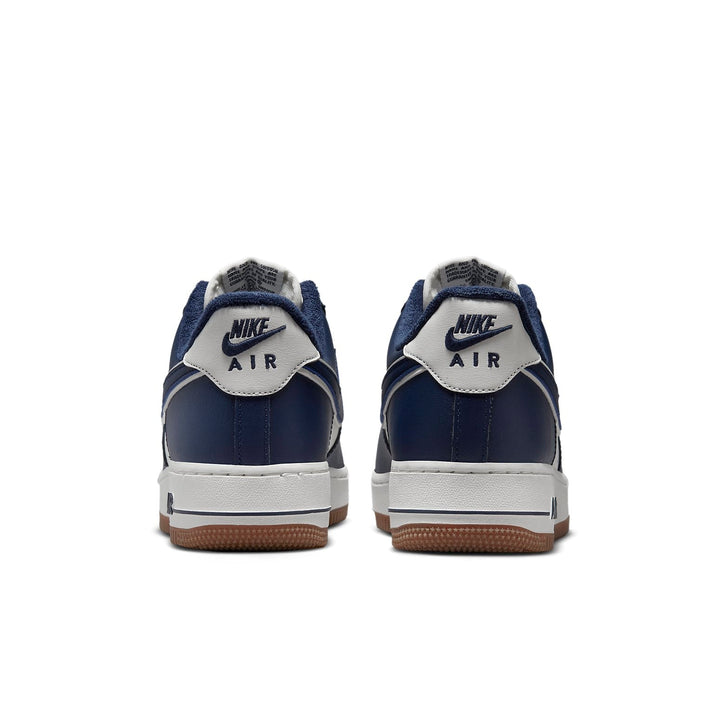 Nike Air Force 1 &