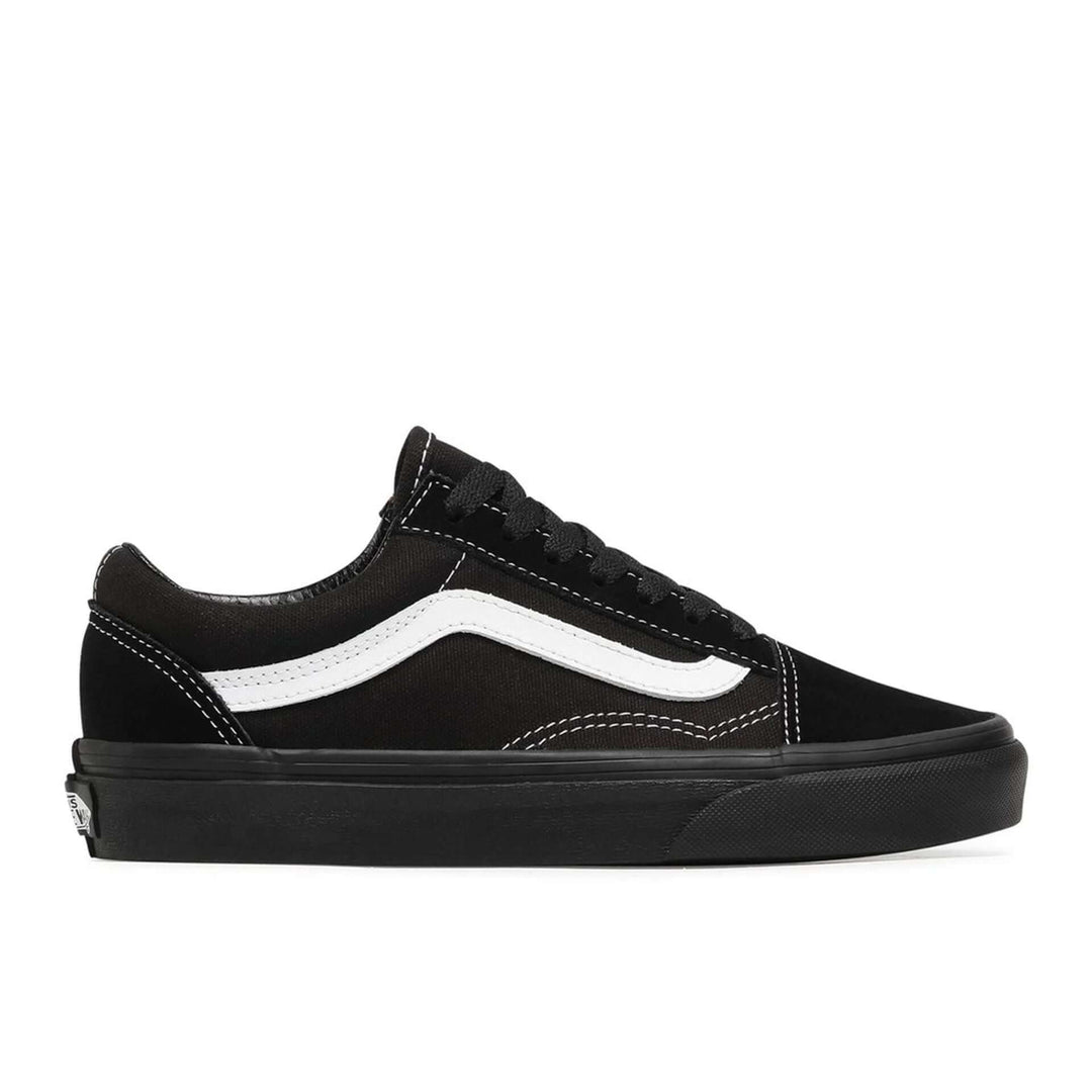 VANS sneakers and streetwear collection at STORE 7994