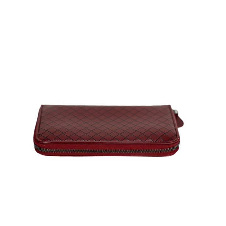 Bottega Veneta Burgundy Intrecciato leather zip wallet clutch – STORE 7994