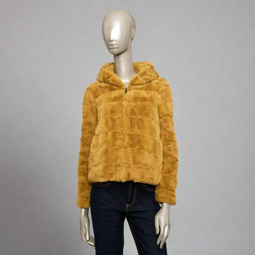 Comfortable Italian designed coats & jackets in mid, 3/4 and hooded designs