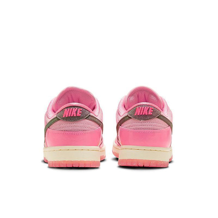 Nike Dunk Low &