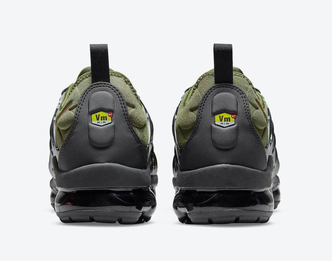 Nike Air VaporMax Plus &