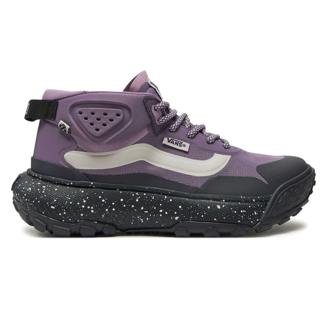 VANS sneakers and streetwear collection at STORE 7994