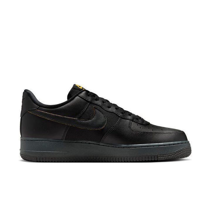 Nike Air Force 1 &