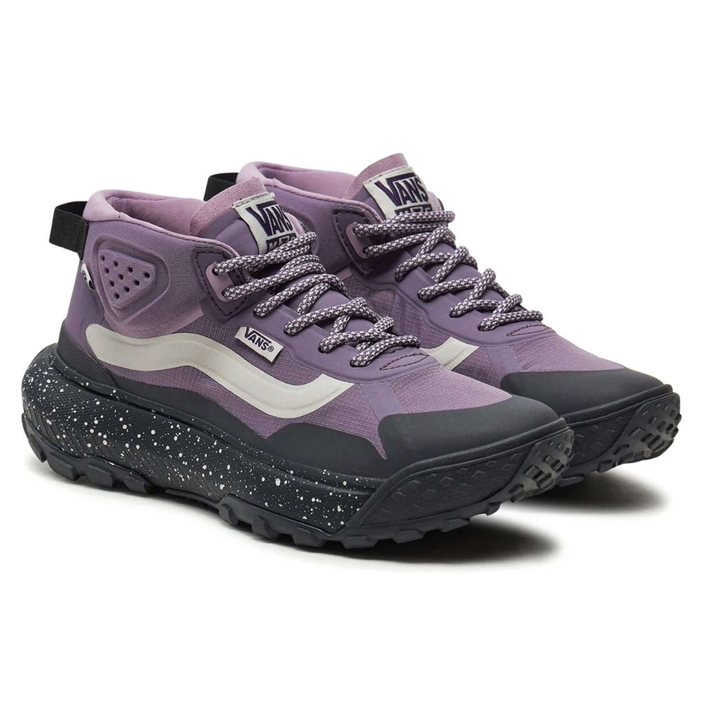 VANS sneakers and streetwear collection at STORE 7994