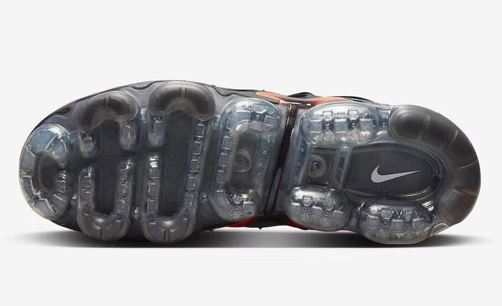 Nike Air VaporMax Plus &