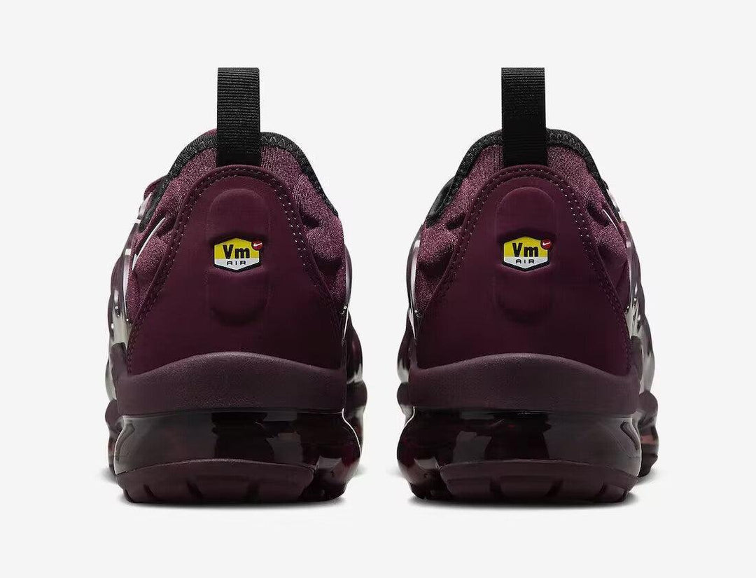 Nike Air VaporMax Plus &