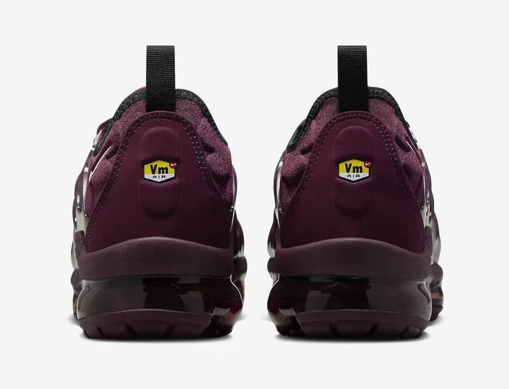 Nike Air VaporMax Plus &