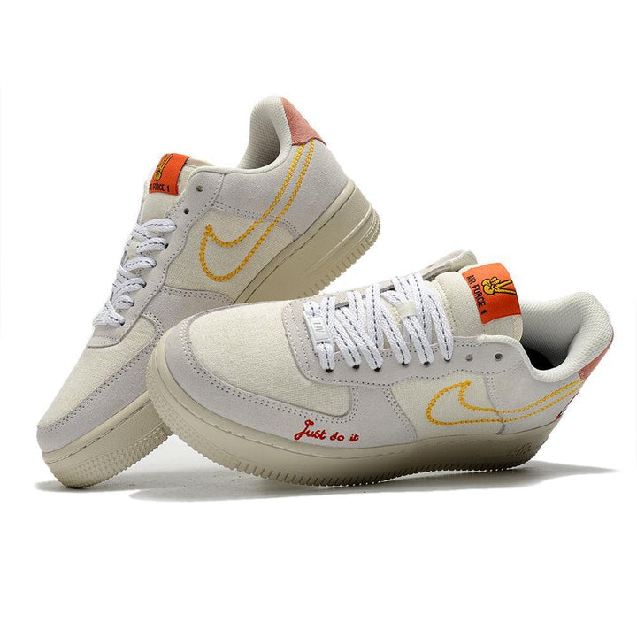 Nike Air Force 1 &