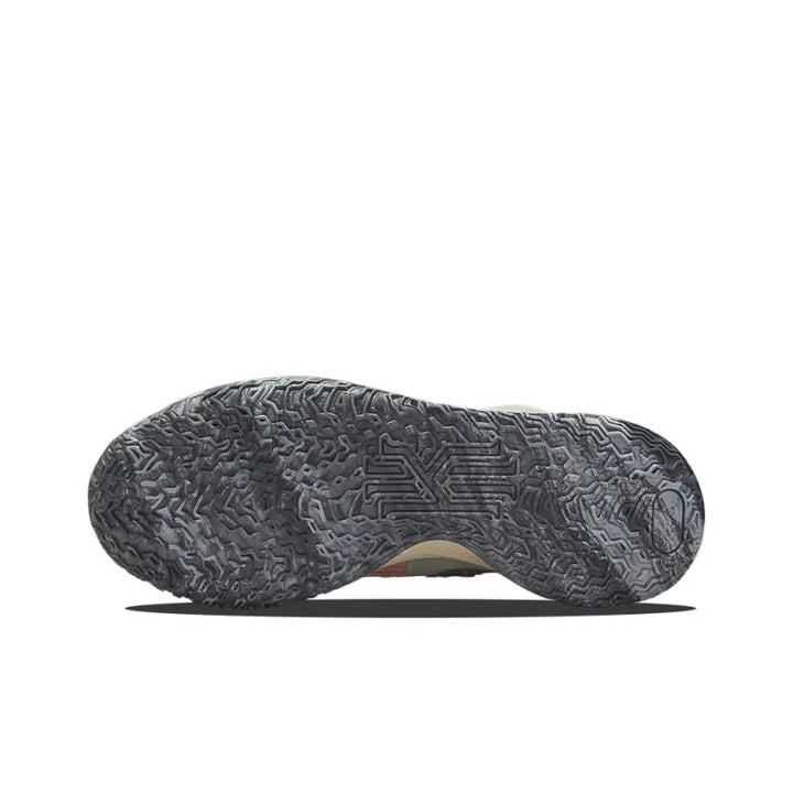 Nike Kyrie Low 4 &
