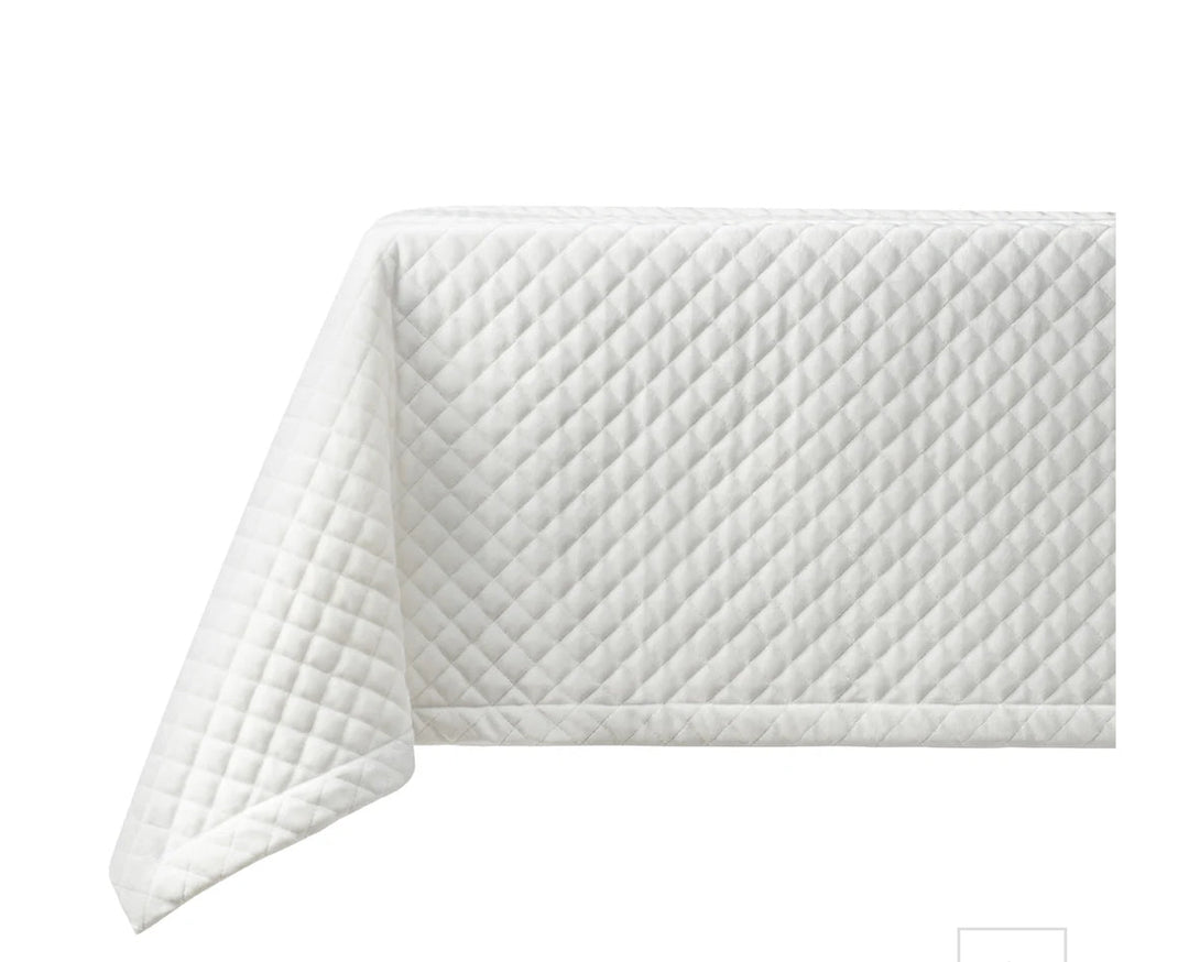 Quilted tablecloth