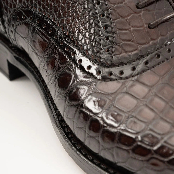DV DIVINCH men’s shoes, handcrafted leather shoes, calfskin footwear, men’s designer shoes, leather dress shoes, brogue shoes, Derby shoes, Oxford shoes, monk strap shoes, Chelsea boots, lug sole footwear