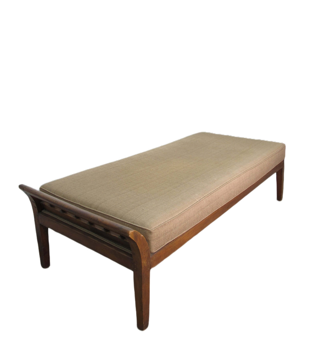 Upholstered Dutch Colonia Daybed