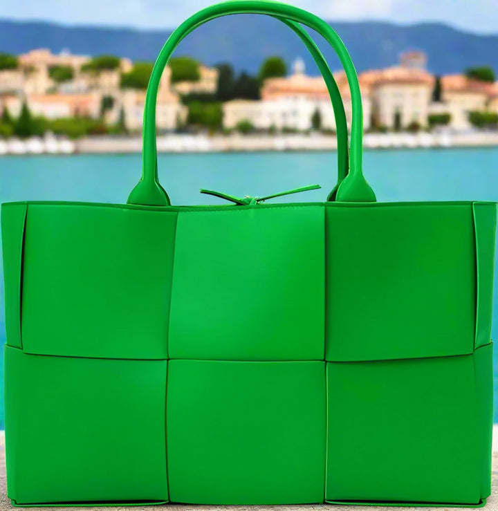 BOTTEGA VENETA GREEN LEATHER HANDBAG