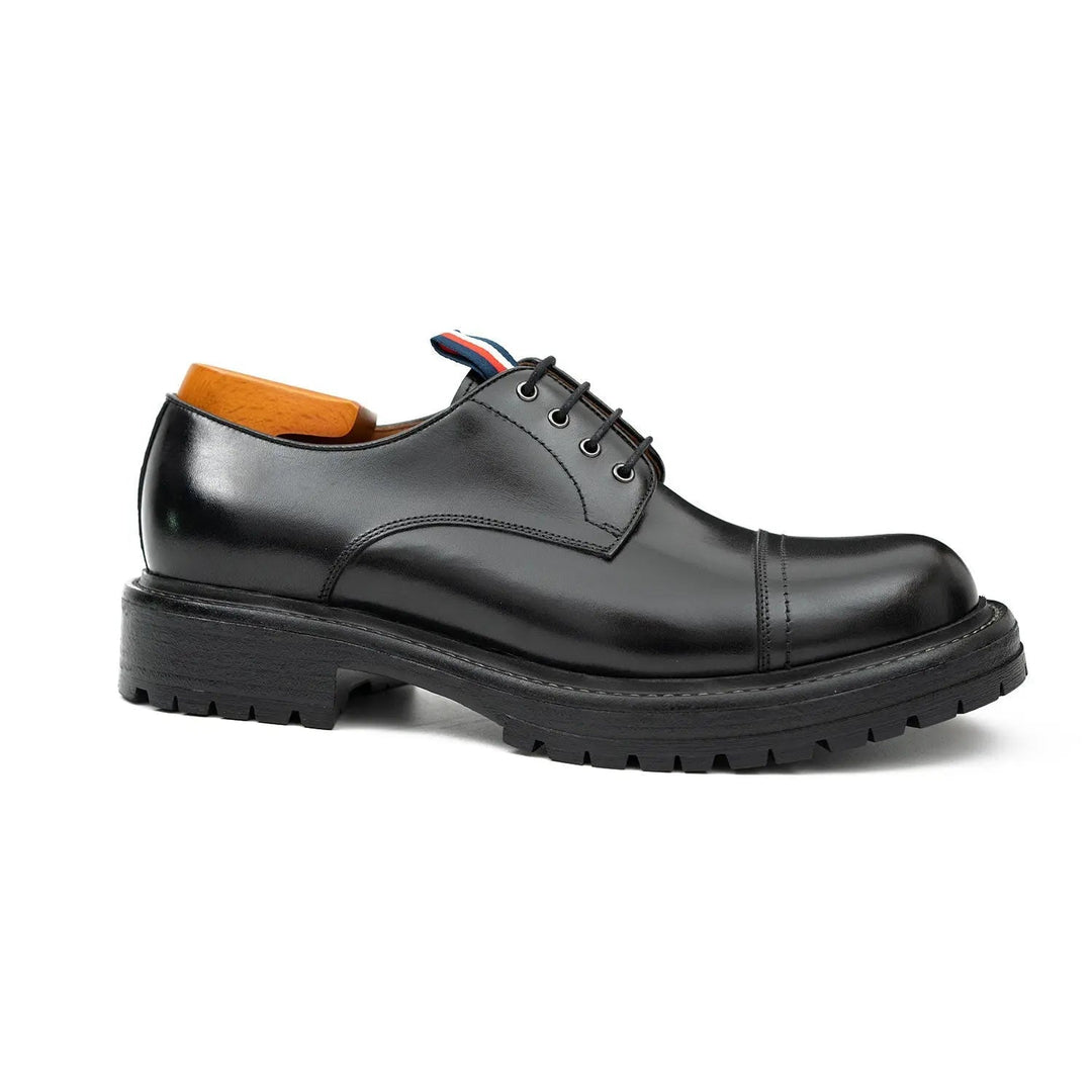 DV DIVINCH men’s shoes, handcrafted leather shoes, calfskin footwear, men’s designer shoes, leather dress shoes, brogue shoes, Derby shoes, Oxford shoes, monk strap shoes, Chelsea boots, lug sole footwear