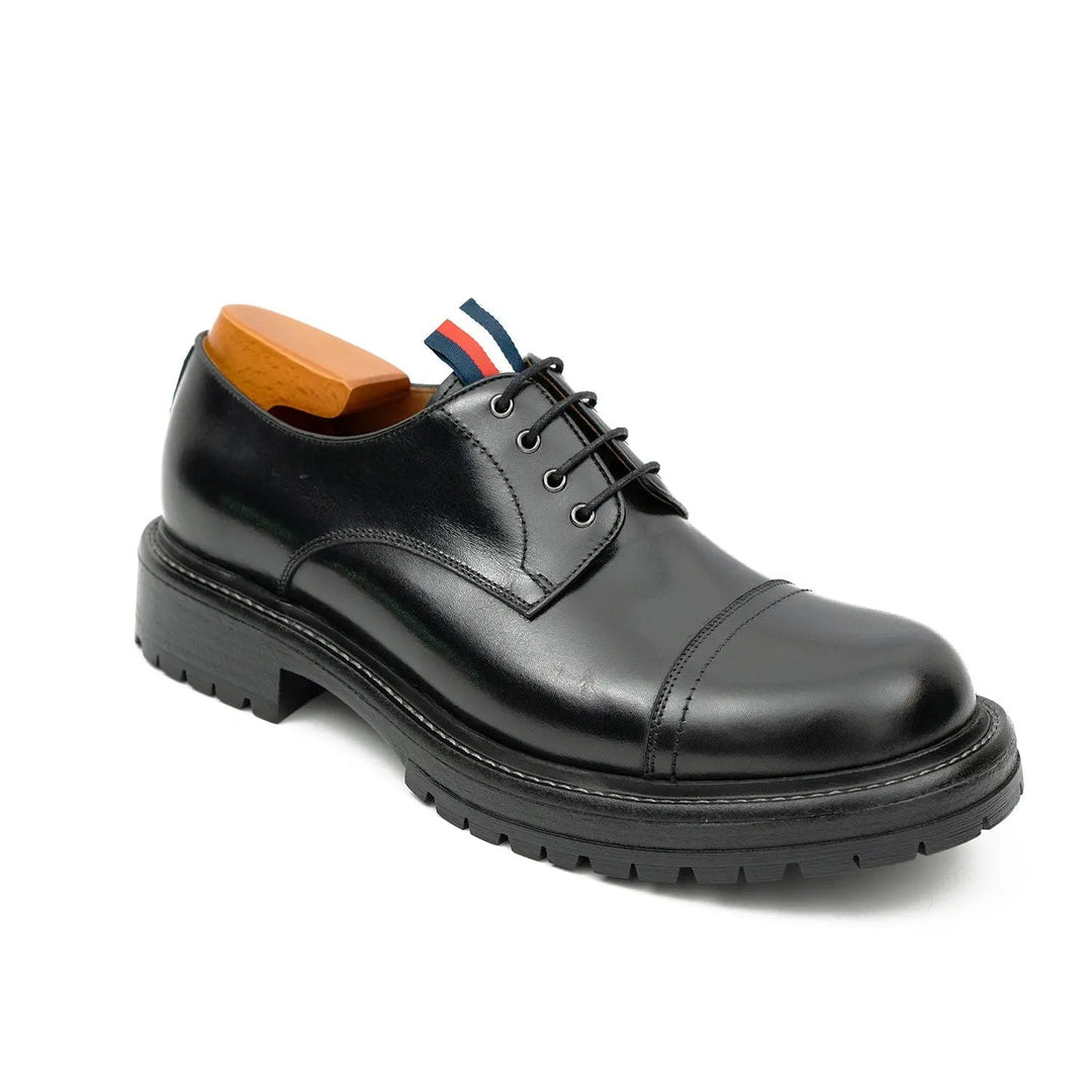 DV DIVINCH men’s shoes, handcrafted leather shoes, calfskin footwear, men’s designer shoes, leather dress shoes, brogue shoes, Derby shoes, Oxford shoes, monk strap shoes, Chelsea boots, lug sole footwear