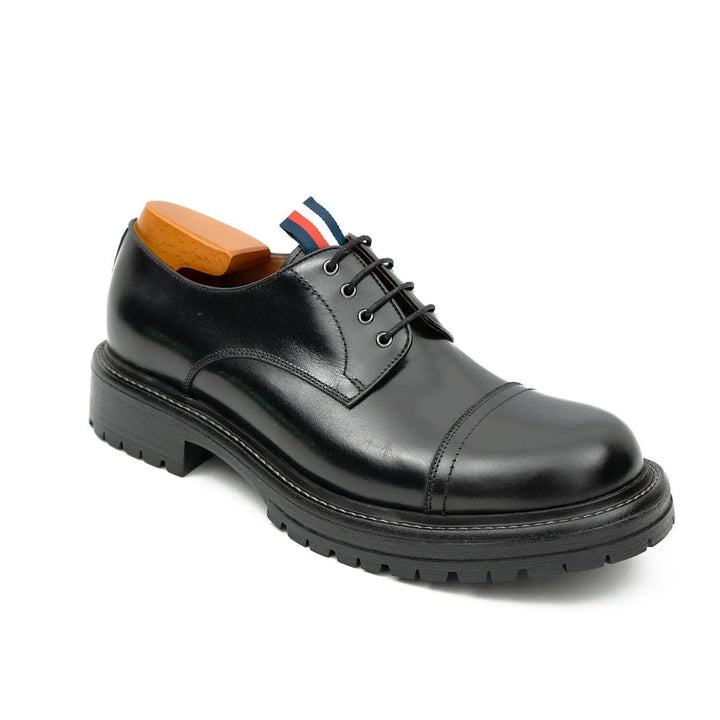 DV DIVINCH men’s shoes, handcrafted leather shoes, calfskin footwear, men’s designer shoes, leather dress shoes, brogue shoes, Derby shoes, Oxford shoes, monk strap shoes, Chelsea boots, lug sole footwear