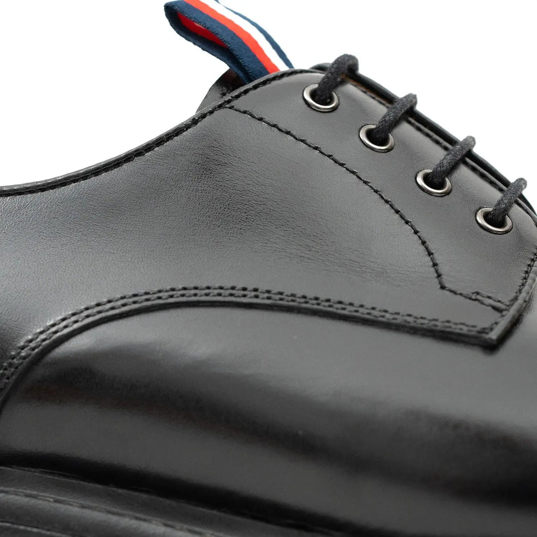 DV DIVINCH men’s shoes, handcrafted leather shoes, calfskin footwear, men’s designer shoes, leather dress shoes, brogue shoes, Derby shoes, Oxford shoes, monk strap shoes, Chelsea boots, lug sole footwear