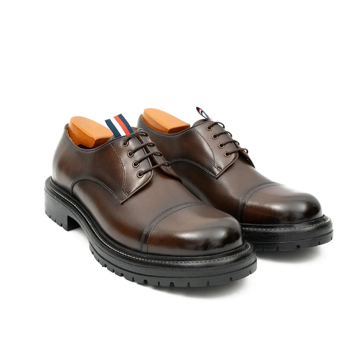 DV DIVINCH men’s shoes, handcrafted leather shoes, calfskin footwear, men’s designer shoes, leather dress shoes, brogue shoes, Derby shoes, Oxford shoes, monk strap shoes, Chelsea boots, lug sole footwear