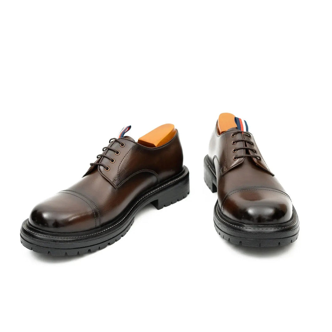 DV DIVINCH men’s shoes, handcrafted leather shoes, calfskin footwear, men’s designer shoes, leather dress shoes, brogue shoes, Derby shoes, Oxford shoes, monk strap shoes, Chelsea boots, lug sole footwear