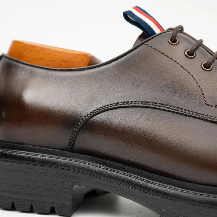DV DIVINCH men’s shoes, handcrafted leather shoes, calfskin footwear, men’s designer shoes, leather dress shoes, brogue shoes, Derby shoes, Oxford shoes, monk strap shoes, Chelsea boots, lug sole footwear