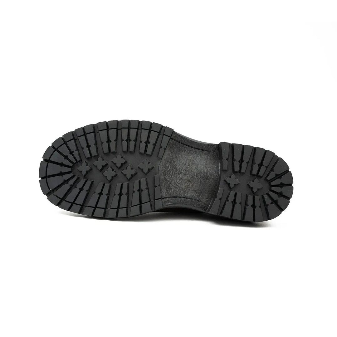 DV DIVINCH men’s shoes, handcrafted leather shoes, calfskin footwear, men’s designer shoes, leather dress shoes, brogue shoes, Derby shoes, Oxford shoes, monk strap shoes, Chelsea boots, lug sole footwear