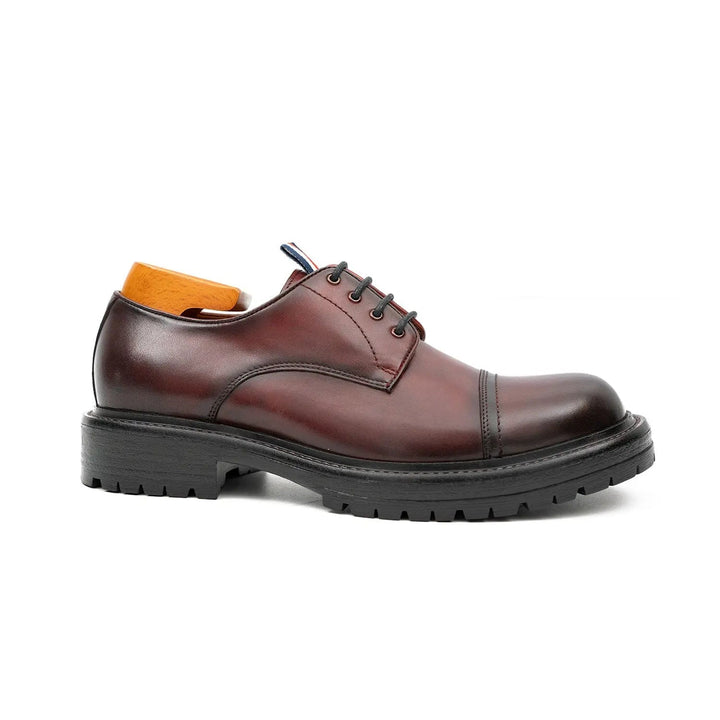 DV DIVINCH men’s shoes, handcrafted leather shoes, calfskin footwear, men’s designer shoes, leather dress shoes, brogue shoes, Derby shoes, Oxford shoes, monk strap shoes, Chelsea boots, lug sole footwear