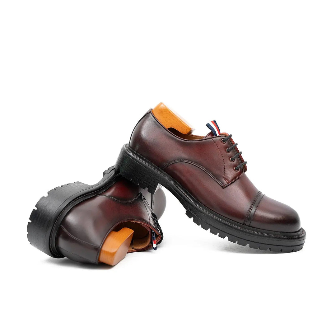 DV DIVINCH men’s shoes, handcrafted leather shoes, calfskin footwear, men’s designer shoes, leather dress shoes, brogue shoes, Derby shoes, Oxford shoes, monk strap shoes, Chelsea boots, lug sole footwear
