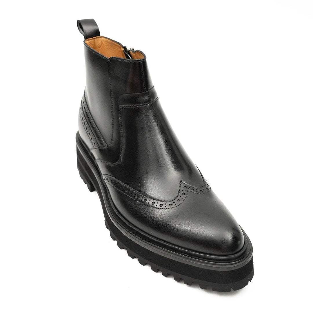 DV DIVINCH men’s shoes, handcrafted leather shoes, calfskin footwear, men’s designer shoes, leather dress shoes, brogue shoes, Derby shoes, Oxford shoes, monk strap shoes, Chelsea boots, lug sole footwear