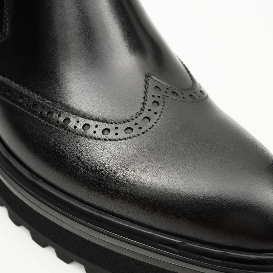 DV DIVINCH men’s shoes, handcrafted leather shoes, calfskin footwear, men’s designer shoes, leather dress shoes, brogue shoes, Derby shoes, Oxford shoes, monk strap shoes, Chelsea boots, lug sole footwear