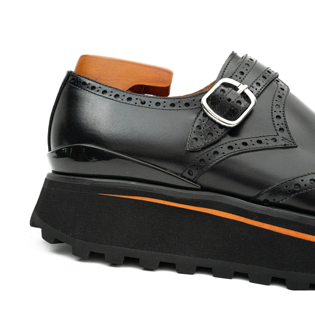DV DIVINCH men’s shoes, handcrafted leather shoes, calfskin footwear, men’s designer shoes, leather dress shoes, brogue shoes, Derby shoes, Oxford shoes, monk strap shoes, Chelsea boots, lug sole footwear