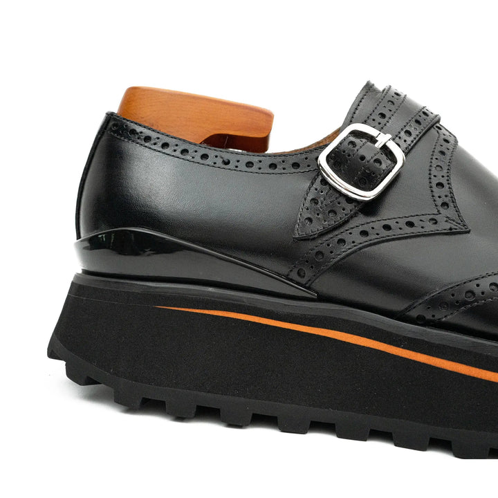 DV DIVINCH men’s shoes, handcrafted leather shoes, calfskin footwear, men’s designer shoes, leather dress shoes, brogue shoes, Derby shoes, Oxford shoes, monk strap shoes, Chelsea boots, lug sole footwear
