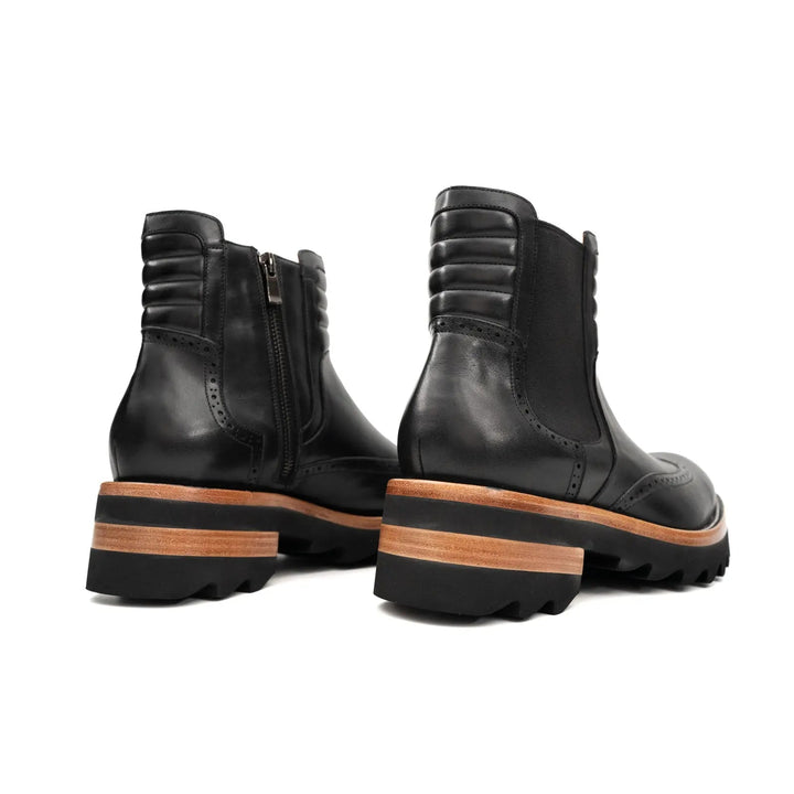 DV DIVINCH men’s shoes, handcrafted leather shoes, calfskin footwear, men’s designer shoes, leather dress shoes, brogue shoes, Derby shoes, Oxford shoes, monk strap shoes, Chelsea boots, lug sole footwear