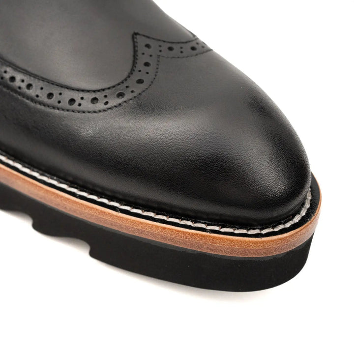 DV DIVINCH men’s shoes, handcrafted leather shoes, calfskin footwear, men’s designer shoes, leather dress shoes, brogue shoes, Derby shoes, Oxford shoes, monk strap shoes, Chelsea boots, lug sole footwear