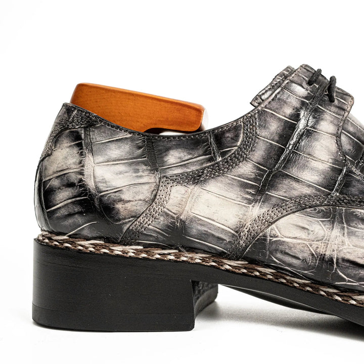 DV DIVINCH men’s shoes, handcrafted leather shoes, calfskin footwear, men’s designer shoes, leather dress shoes, brogue shoes, Derby shoes, Oxford shoes, monk strap shoes, Chelsea boots, lug sole footwear
