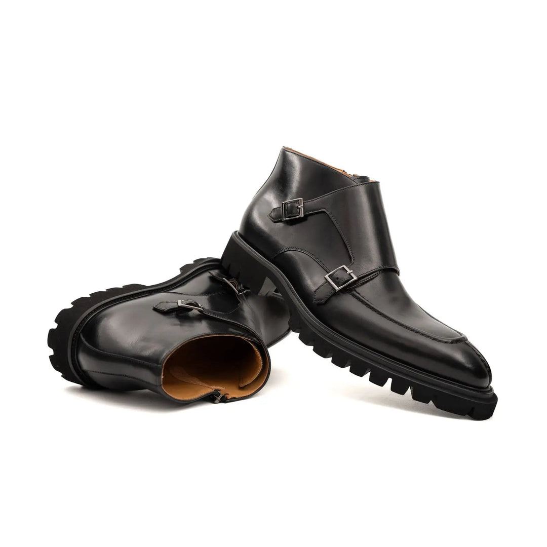 DV DIVINCH men’s shoes, handcrafted leather shoes, calfskin footwear, men’s designer shoes, leather dress shoes, brogue shoes, Derby shoes, Oxford shoes, monk strap shoes, Chelsea boots, lug sole footwear