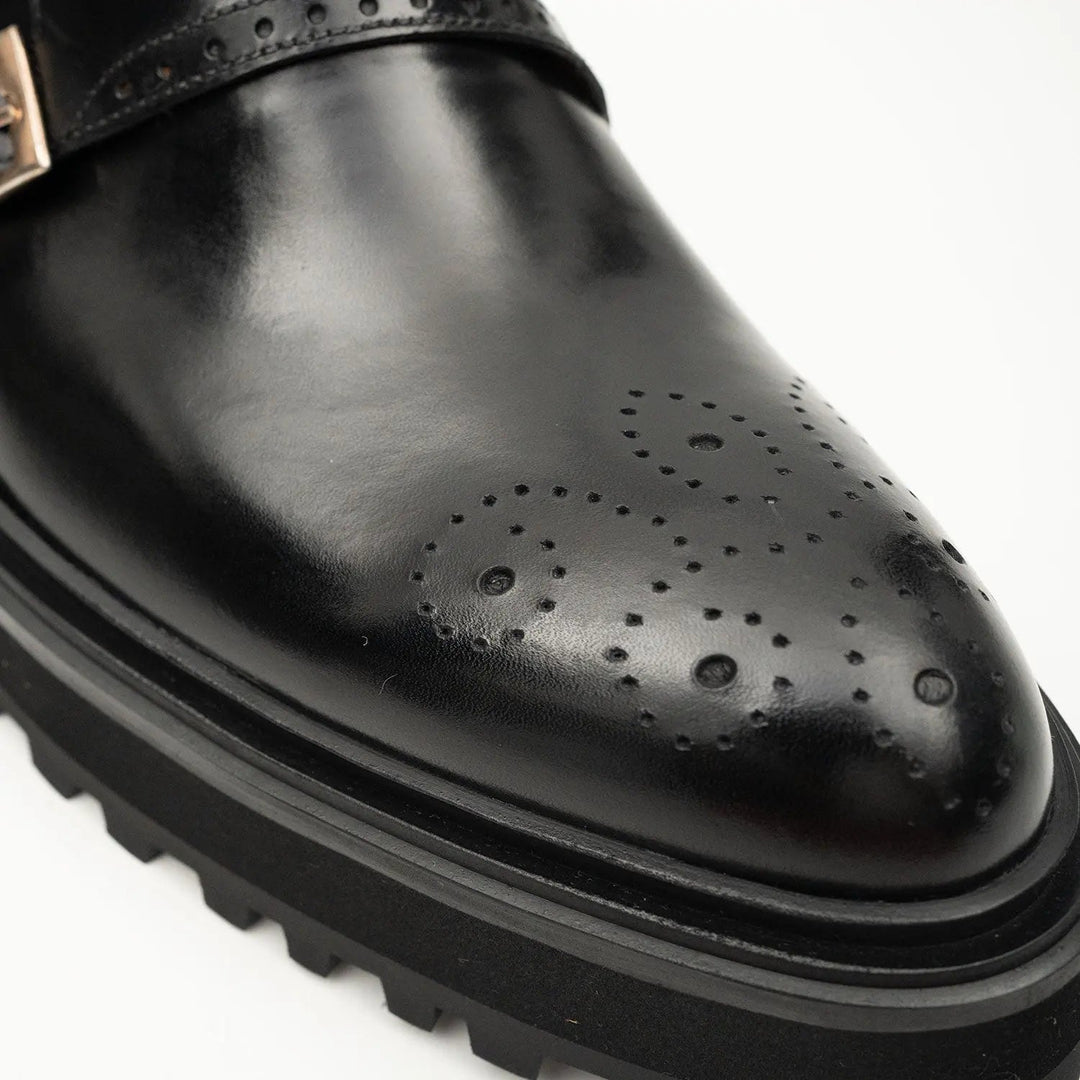 DV DIVINCH men’s shoes, handcrafted leather shoes, calfskin footwear, men’s designer shoes, leather dress shoes, brogue shoes, Derby shoes, Oxford shoes, monk strap shoes, Chelsea boots, lug sole footwear