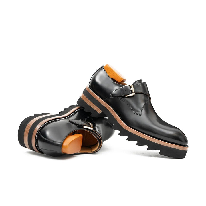 DV DIVINCH men’s shoes, handcrafted leather shoes, calfskin footwear, men’s designer shoes, leather dress shoes, brogue shoes, Derby shoes, Oxford shoes, monk strap shoes, Chelsea boots, lug sole footwear