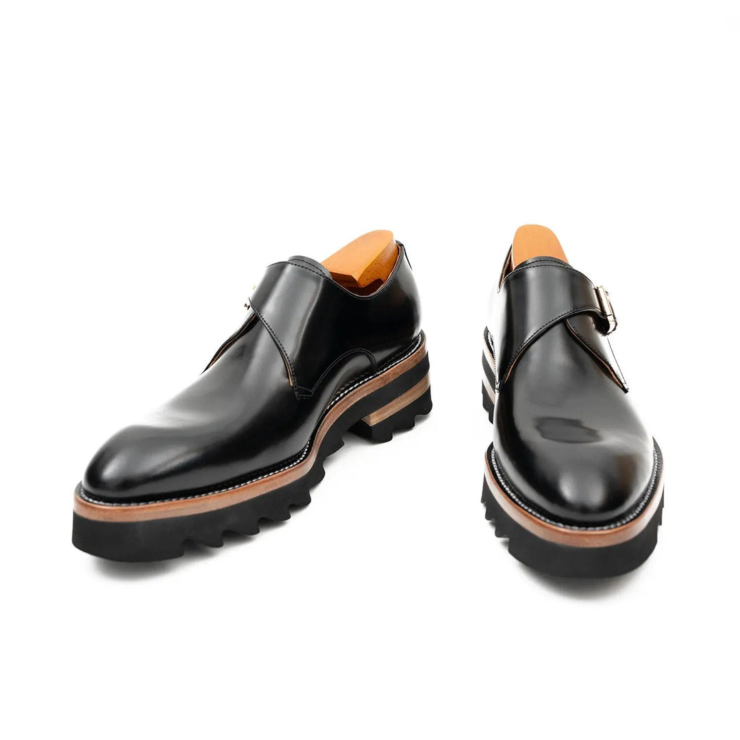 DV DIVINCH men’s shoes, handcrafted leather shoes, calfskin footwear, men’s designer shoes, leather dress shoes, brogue shoes, Derby shoes, Oxford shoes, monk strap shoes, Chelsea boots, lug sole footwear