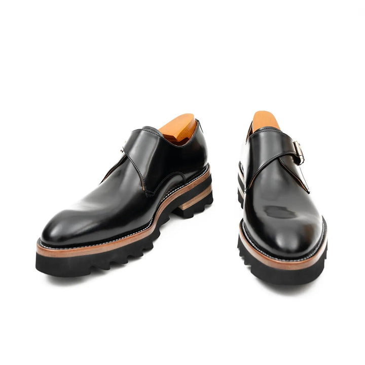 DV DIVINCH men’s shoes, handcrafted leather shoes, calfskin footwear, men’s designer shoes, leather dress shoes, brogue shoes, Derby shoes, Oxford shoes, monk strap shoes, Chelsea boots, lug sole footwear
